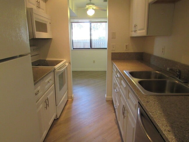 Building Photo - 3 bedroom condo in ARVADA