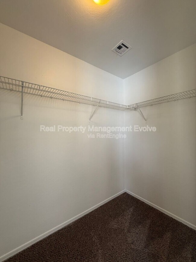 Building Photo - 22621 W Yavapai St