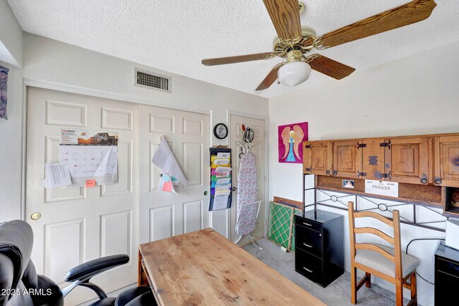 Building Photo - 15237 N 61st Dr