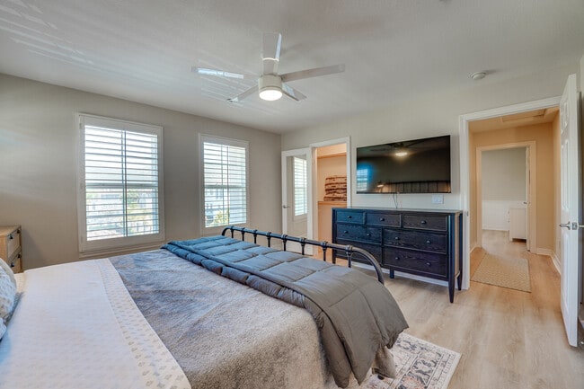 Building Photo - 10454 Zenor Ln