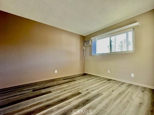 Building Photo - 686 E Cottonwood Rd