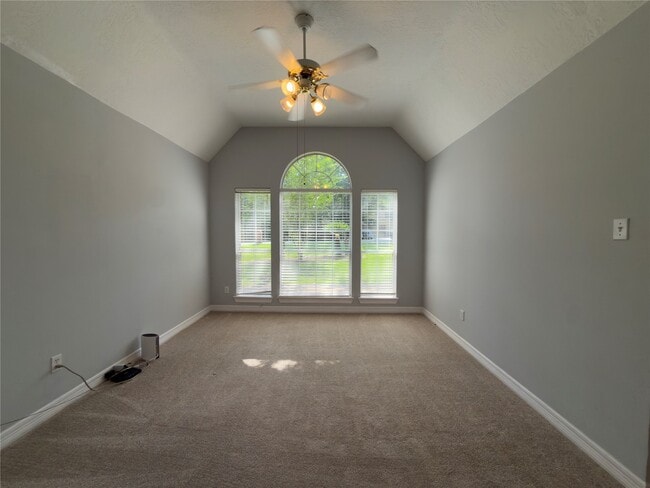 Building Photo - 1800 Carriage Run W