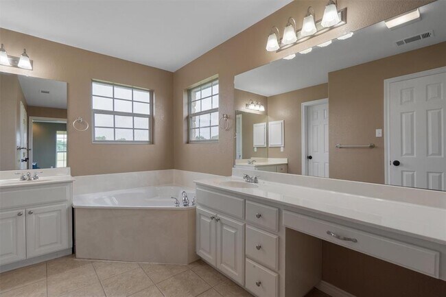 Building Photo - 130 Cotton Rows Ln