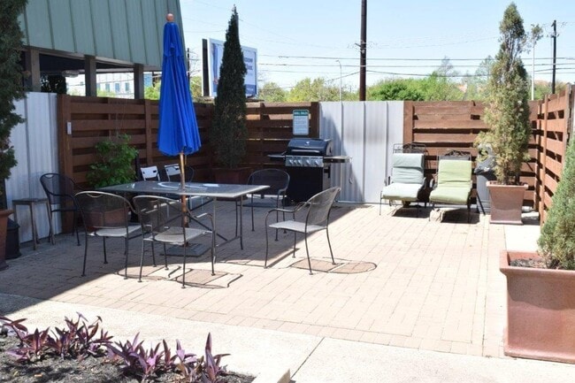 Building Photo - 3815 Guadalupe St