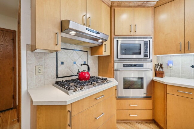 Building Photo - 14445 Cameron Ct