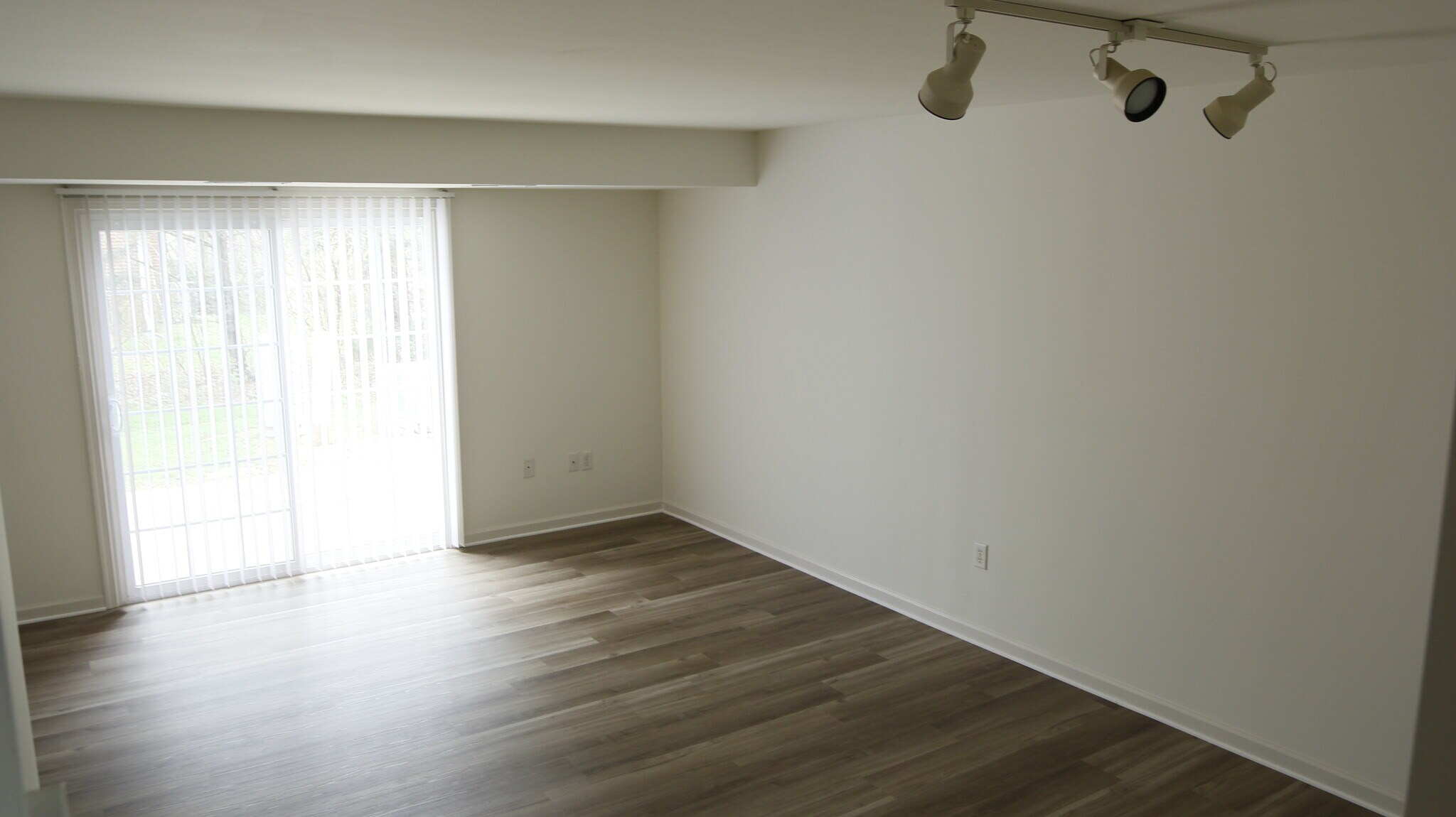 Building Photo - 11 Ramsgate Ln
