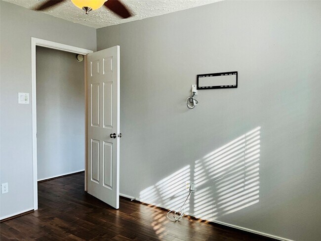 Building Photo - 11827 Moss Branch Rd