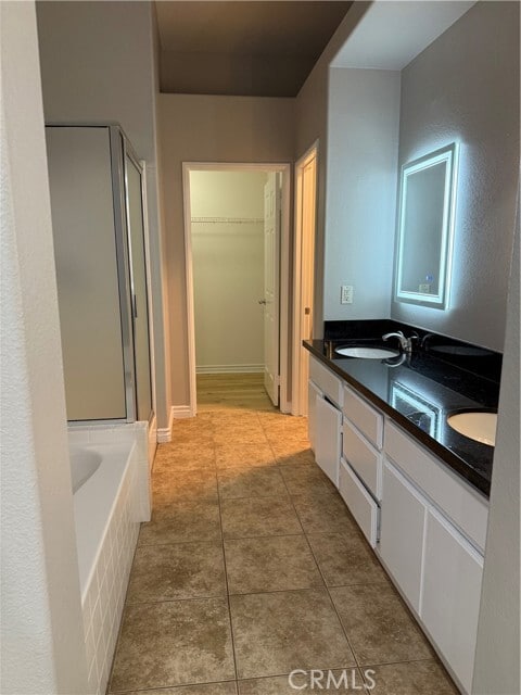 Building Photo - 15453 Sharon Ave