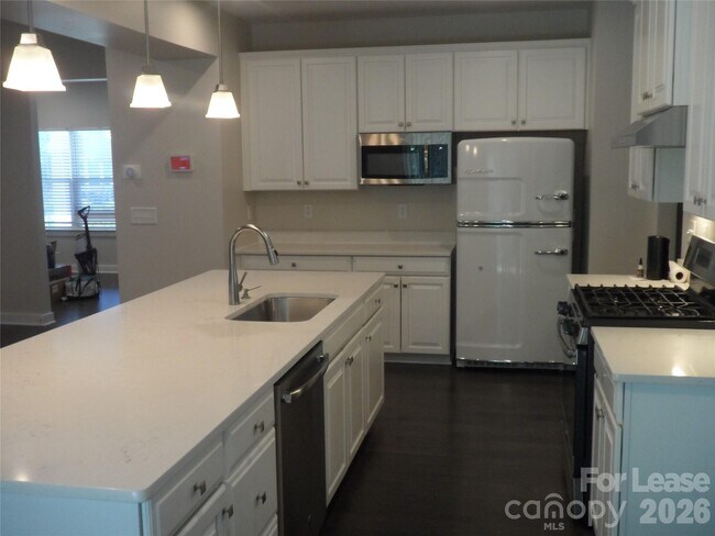 Building Photo - 1239 Harkey Creek Dr