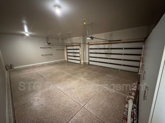 Building Photo - 469 E Barcelona Dr