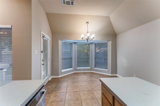 Building Photo - 909 Canterbury Dr