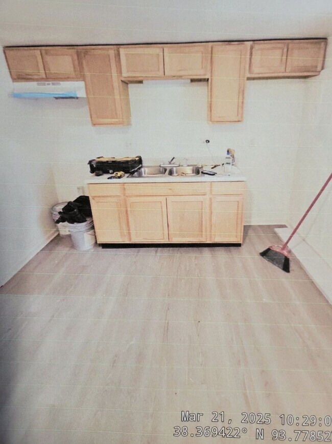 Building Photo - 621 Benton Blvd