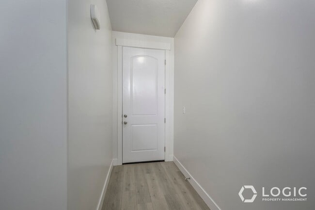Building Photo - Beautiful Townhome in Lehi UT
