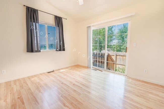 Building Photo - 1015 Domelby Ct