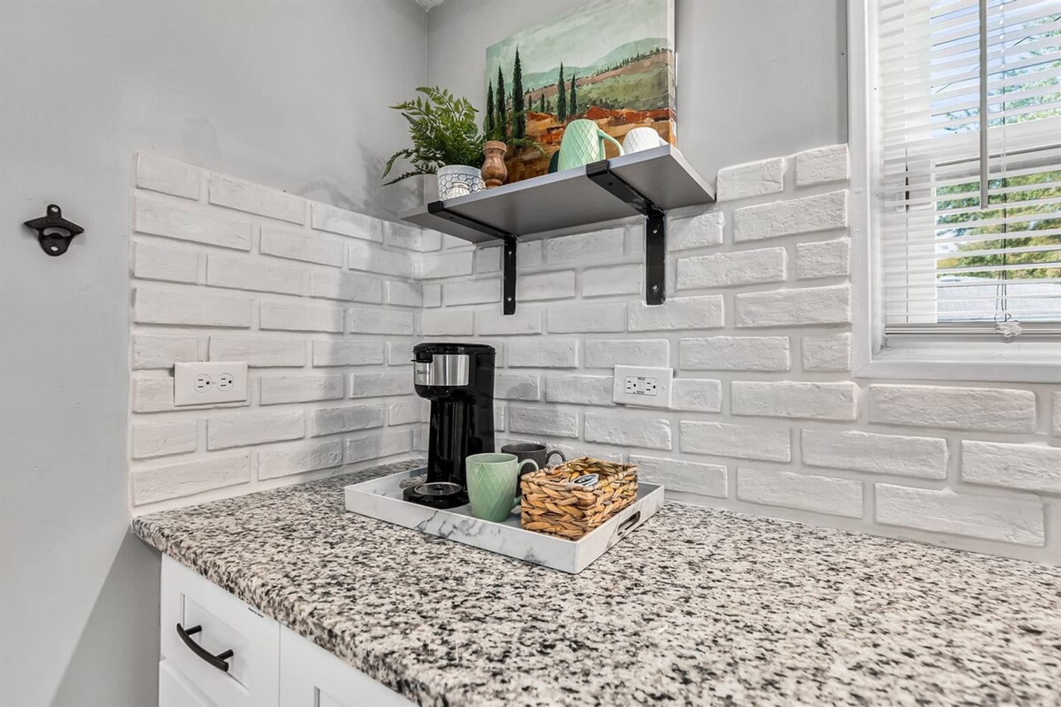 Building Photo - 14924 E 10 Mile Rd