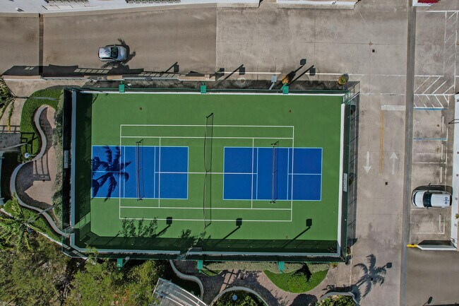 Building Photo - 2641 N Flamingo Rd