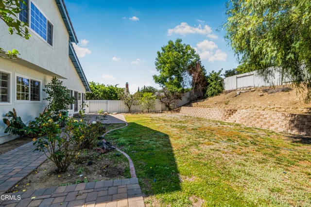 Building Photo - 327 Bethany St