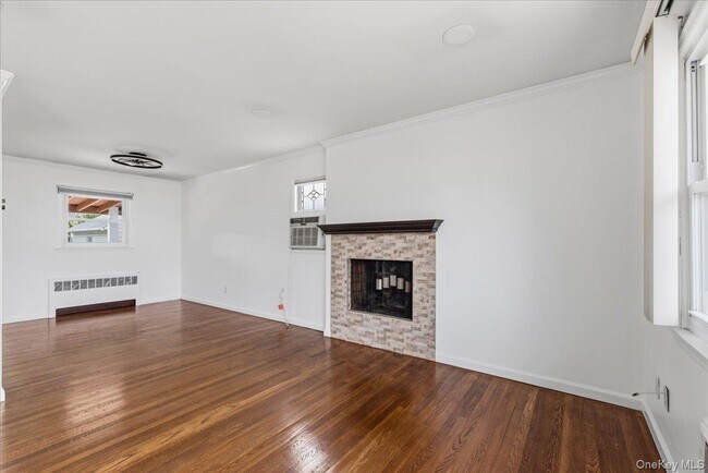 Building Photo - 4 Cecil Pl