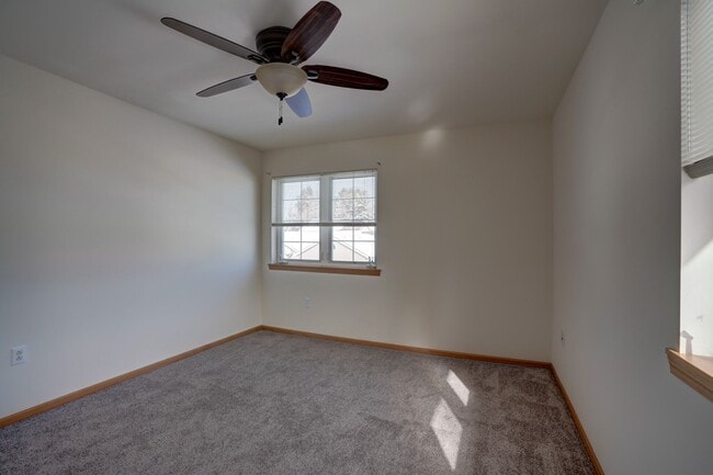 Building Photo - 6101-6103