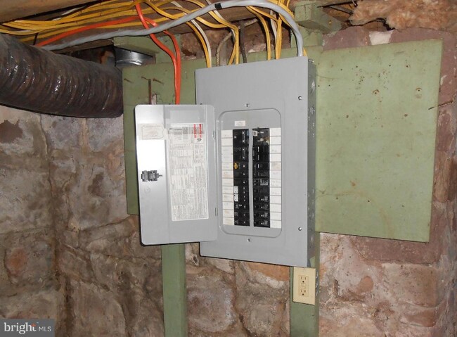 Building Photo - 169 Engle Ln