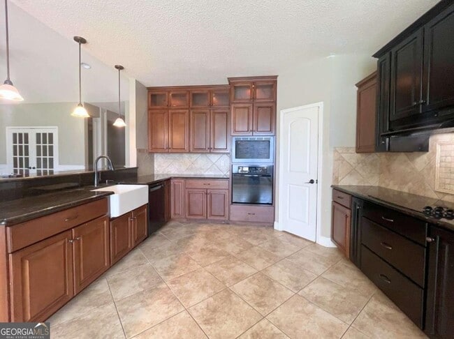 Building Photo - 242 Waters Edge Dr
