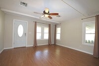 Building Photo - 525 E Jackson Ave