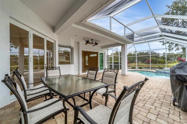 Building Photo - 11709 Clubhouse Dr