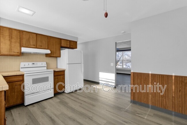 Building Photo - 1190 Orchard Park Rd