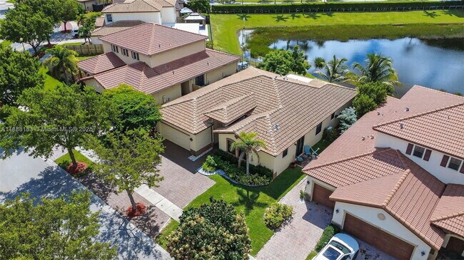 Building Photo - 3616 SE 2nd Dr