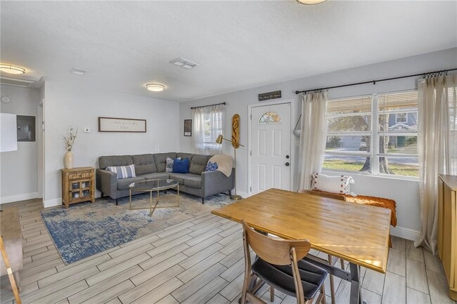 Building Photo - 3605 W Iowa Ave