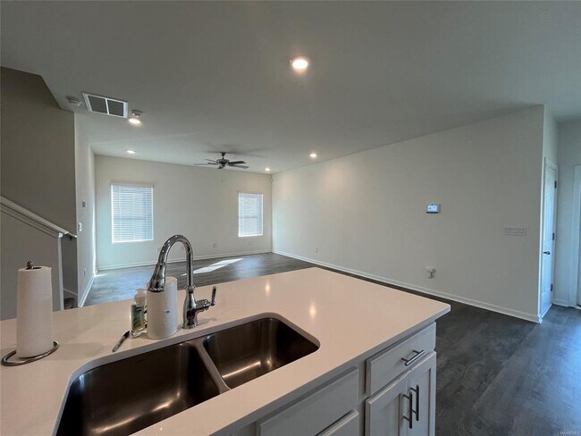 Building Photo - 3336 Meriwether Dr