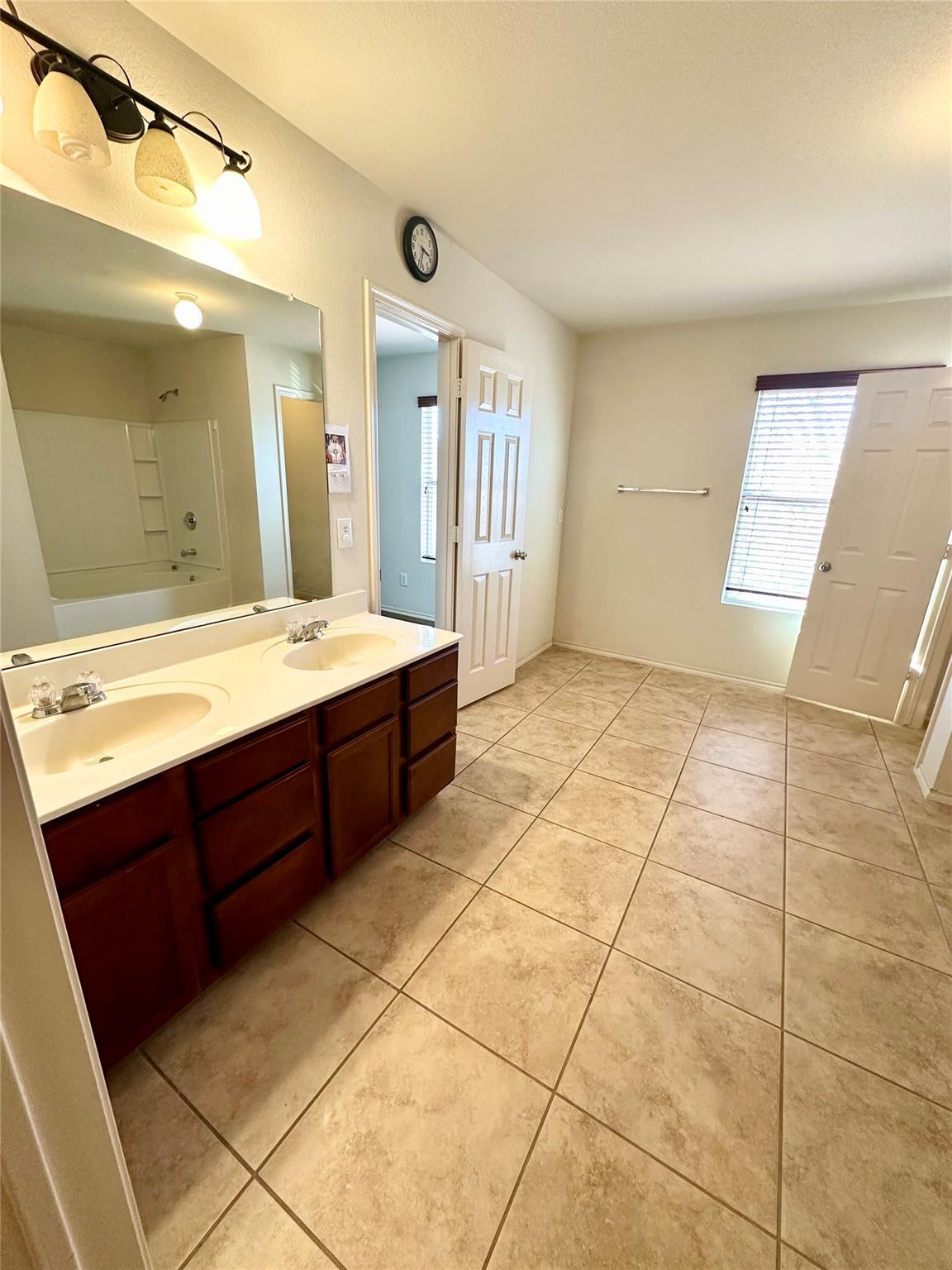 Building Photo - 4900 Meadow Trails Dr