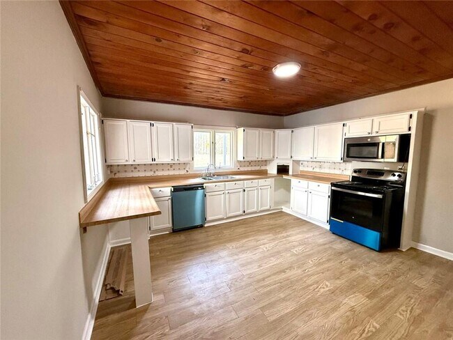 Building Photo - 54 Hebron Church Rd