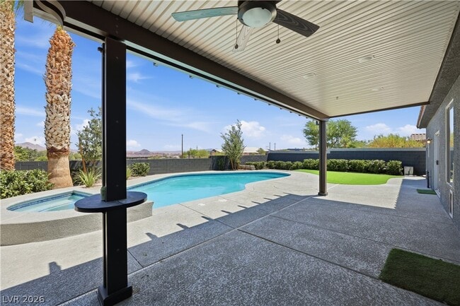 Building Photo - 328 Waterwheel Falls Dr