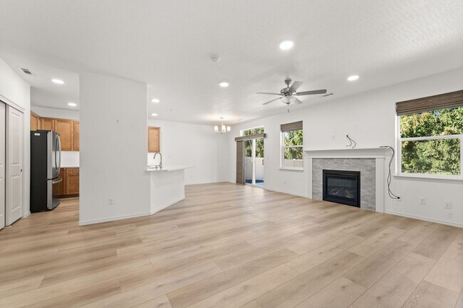 Building Photo - 8581 N Orch Ct