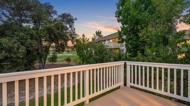 Building Photo - 31 Oak Knolls