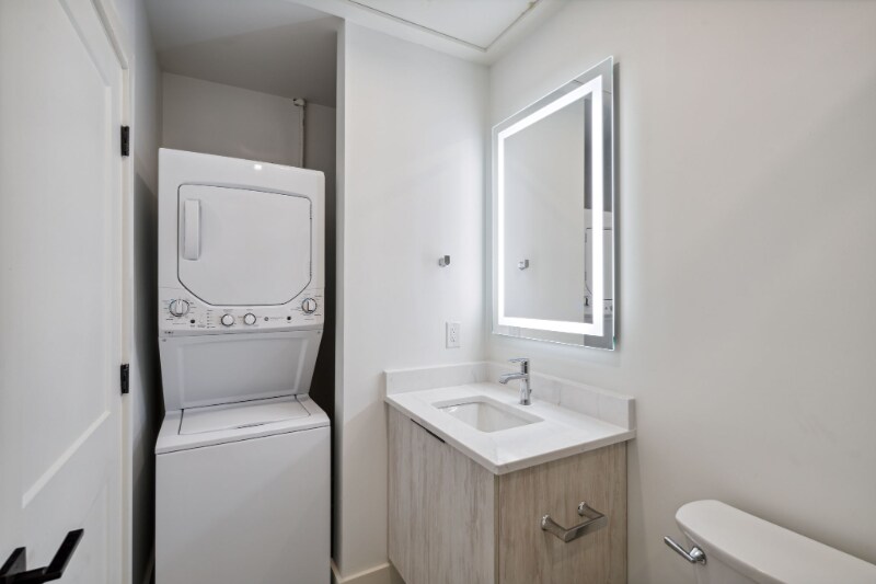 Building Photo - 3439 Lancaster Ave