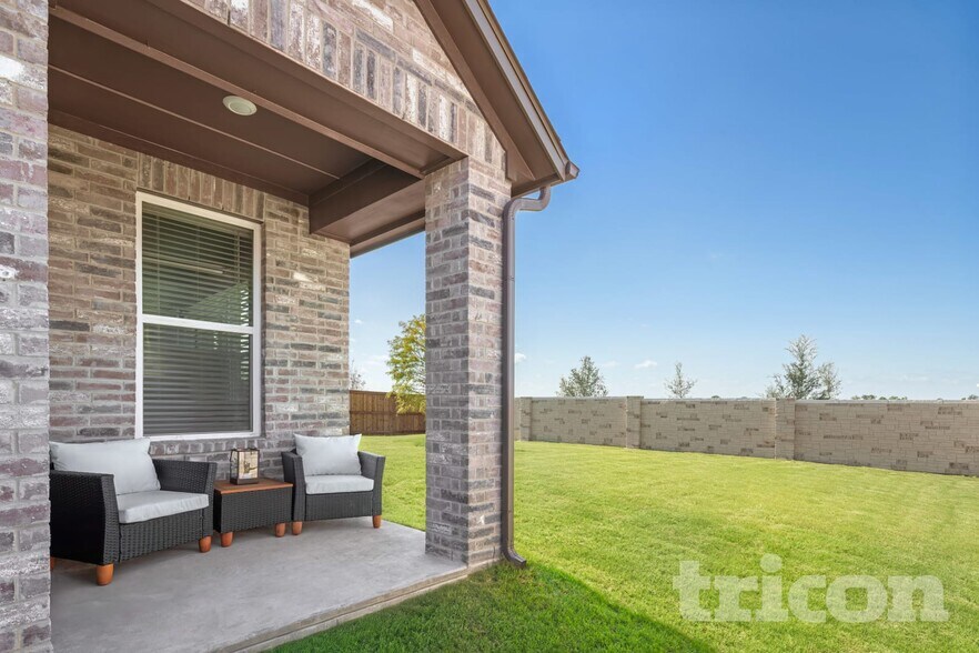 Building Photo - 8116 Brookhaven Dr