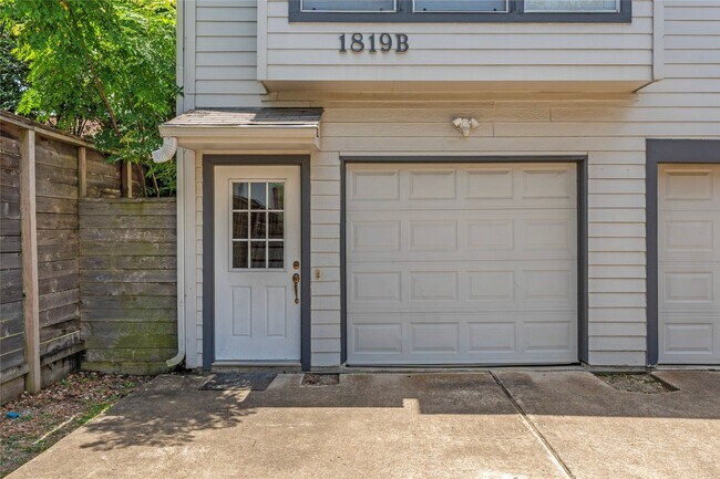 Building Photo - 1819 Branard St