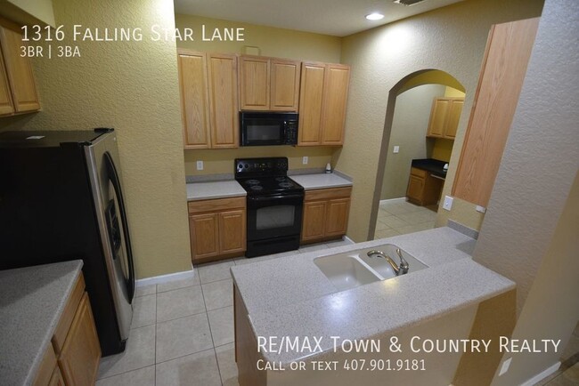 Building Photo - Orlando Rental Townhome