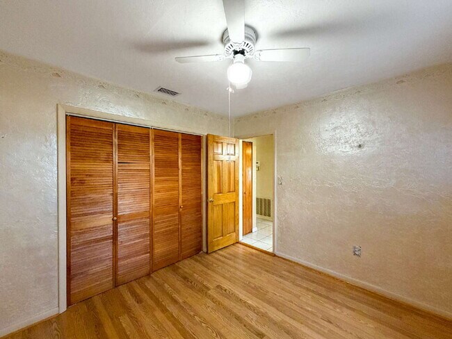 Building Photo - RENT THIS CANAL FRONT HOME WITH ZERO DEPOSIT DOWN
