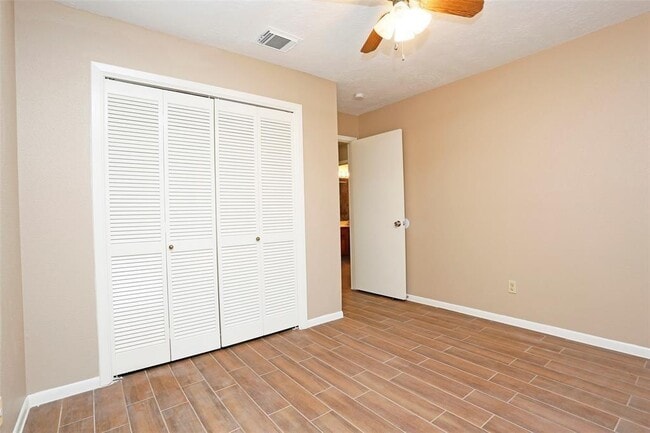 Building Photo - 21623 Park York Dr