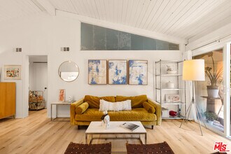 Building Photo - 6425 Green Valley Cir