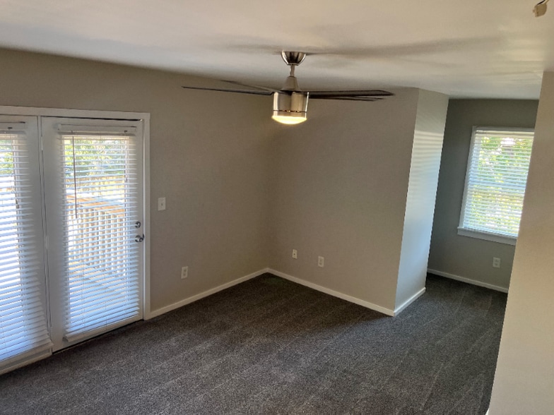 Building Photo - 940 Gale Ln