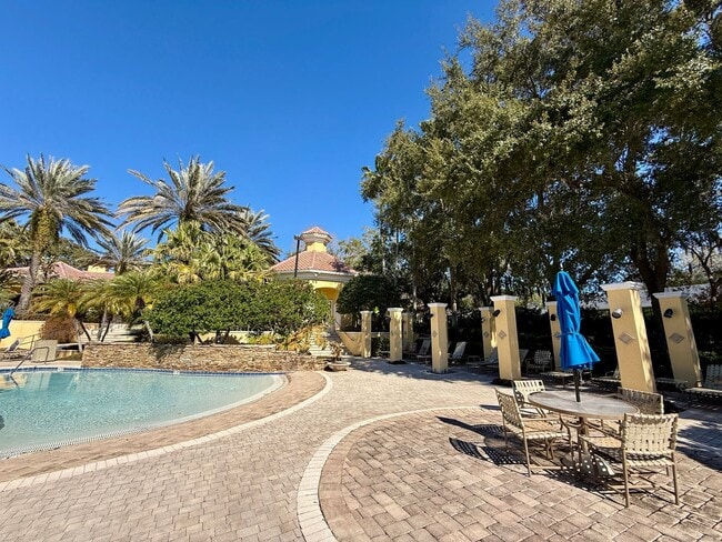 Building Photo - Immaculately updated 3/2.5 Three-Story Maitland Condo in Visconti!