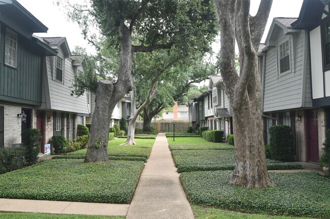 Building Photo - 10018 Knoboak Dr