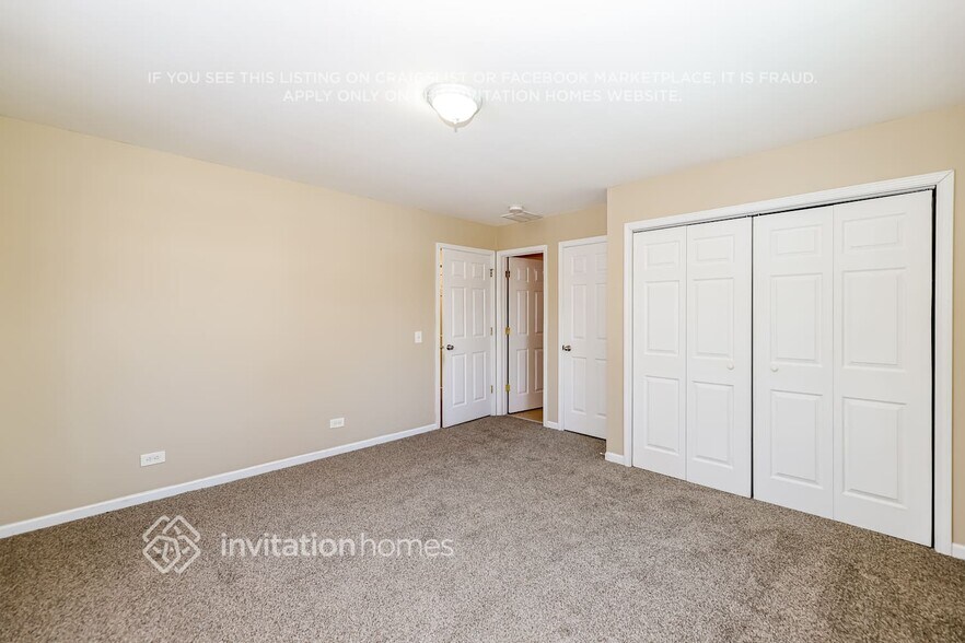 Building Photo - 26805 Circle Dr S