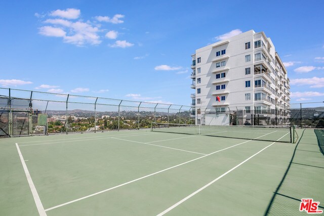 Roof-Top Tennis #2 - 10535 Wilshire Blvd