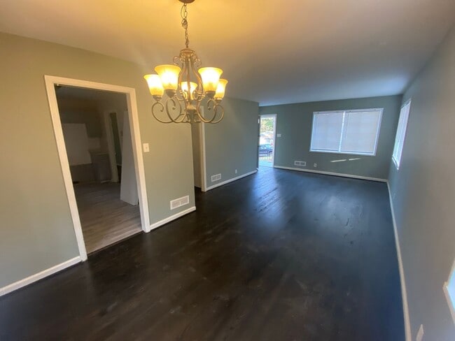 Building Photo - NOW AVAILABLE!!! $0 Application Fees!!! Li...