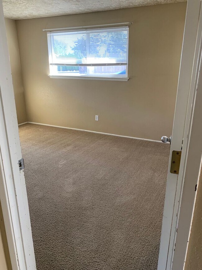 Building Photo - 54- 12th, Poplar